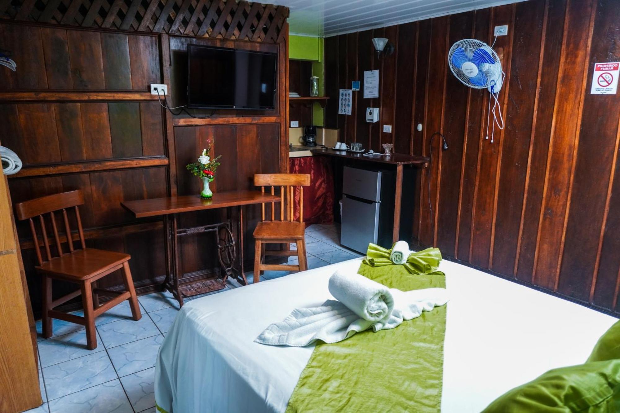 Hospedaje Angeluz Quesada  Exterior foto